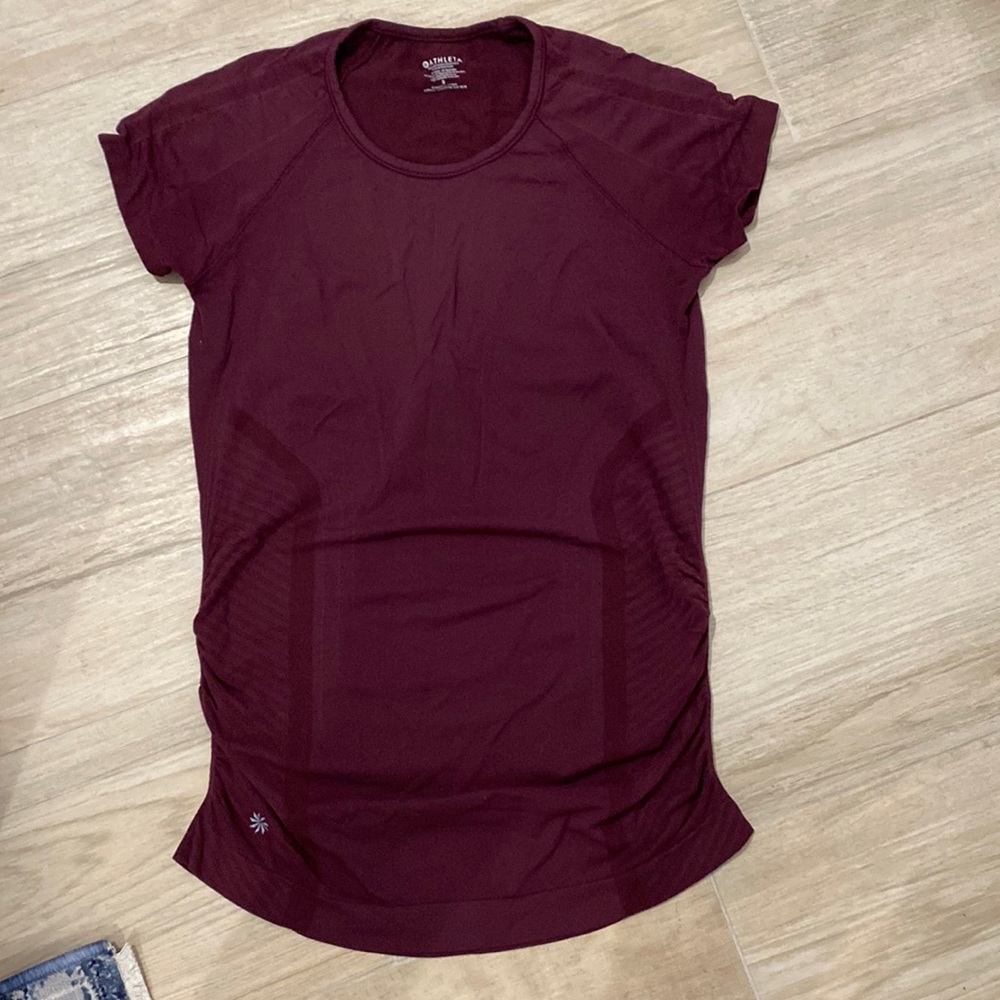 Athleta - Momentum Seamless Tee - Size S - Color Burgundy